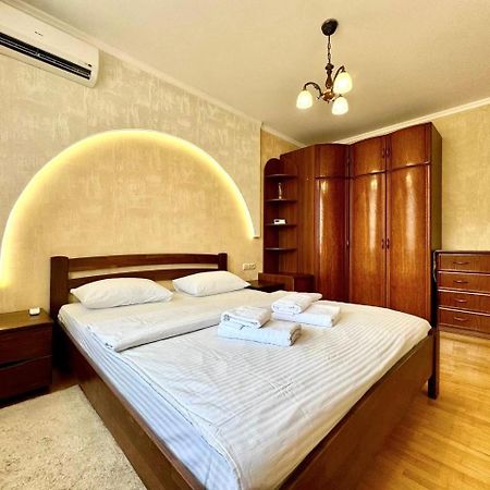 Apartpoltava Вишукані Просторі Апартаменти, Аграрний Університет, Звітна Документація Экстерьер фото