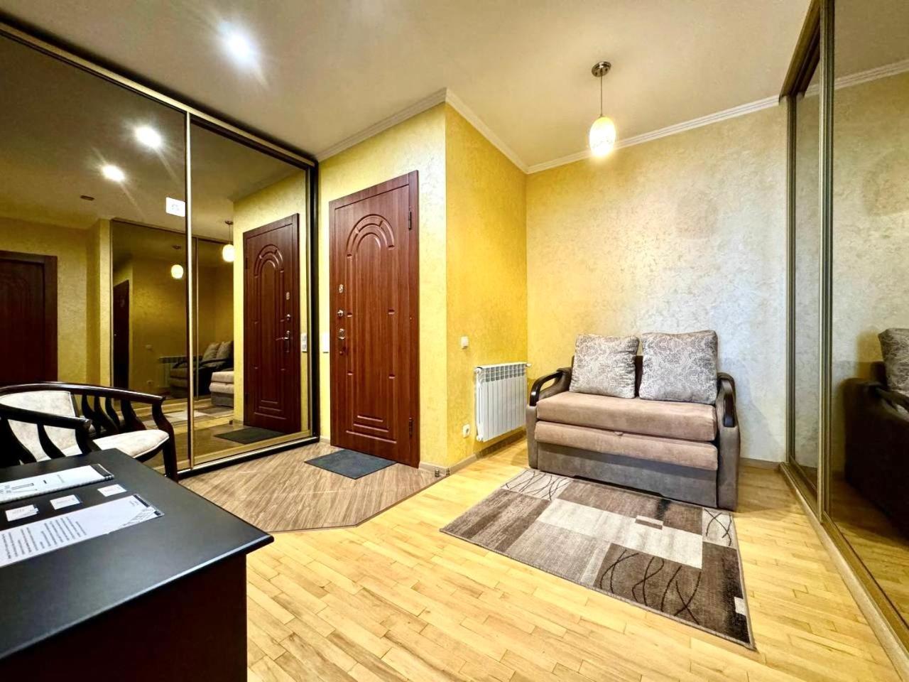 Apartpoltava Вишукані Просторі Апартаменти, Аграрний Університет, Звітна Документація Экстерьер фото